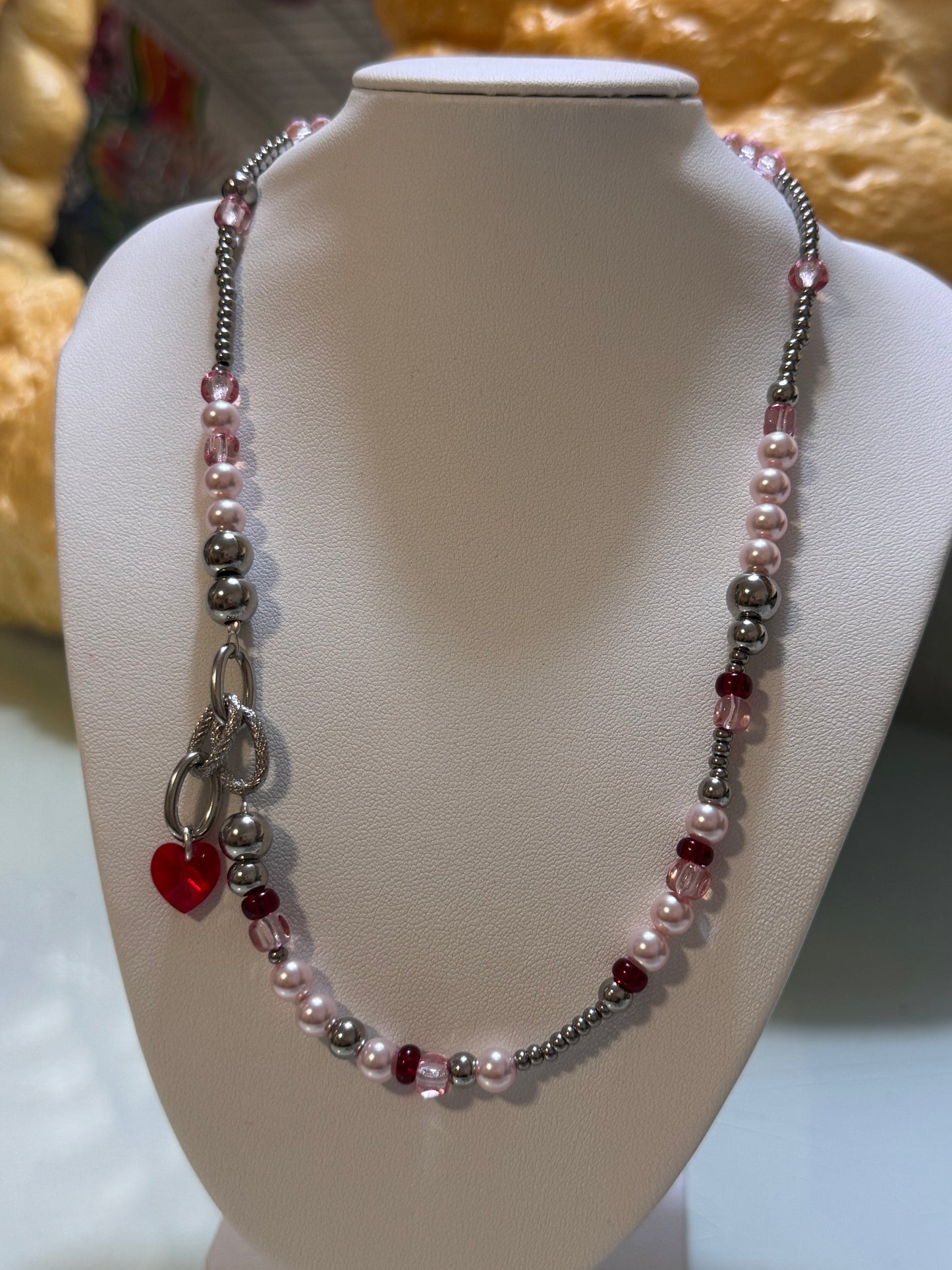 Perlenkette rosa rot mit Herzanhänger
